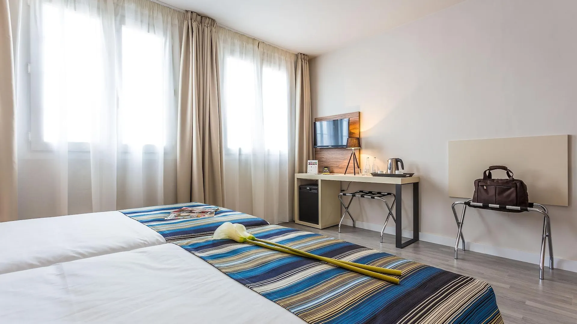 Dwo Urban Granada Hotel 4*,